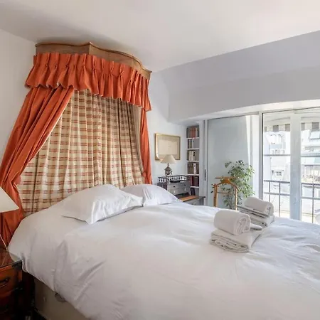 Charming Located In The Heart Of פריז