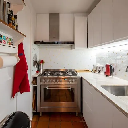 Charming Located In The Heart Of * פריז