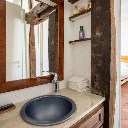 Charming Located In The Heart Of פריז