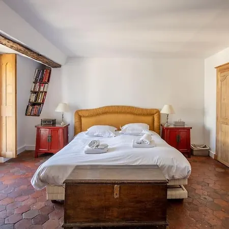 Charming Located In The Heart Of