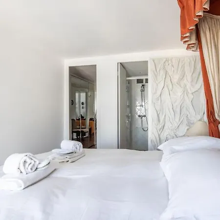 Charming Located In The Heart Of פריז
